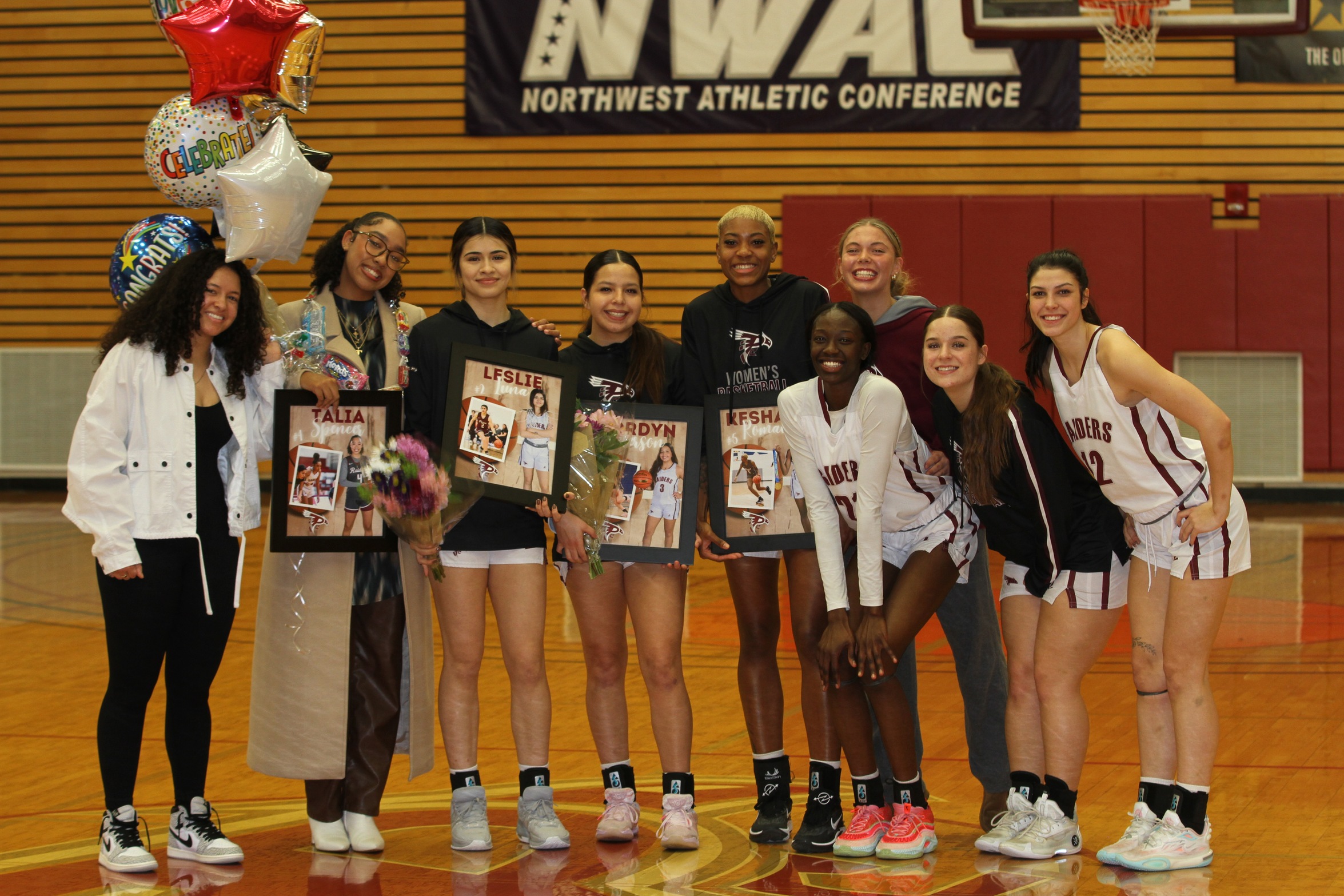 Raiders Sink Clippers on Sophomore Night
